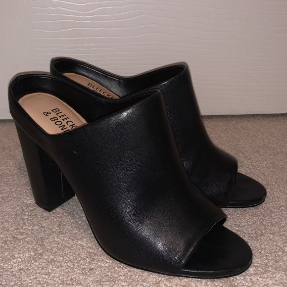 Shoes - Peep Toe Block Heel Mule Size 6
